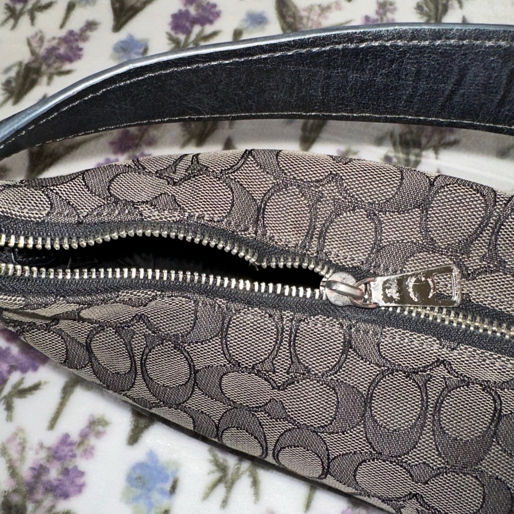 Coach Black and Gray Signature Shoulder Bag - Picture 3 of 4